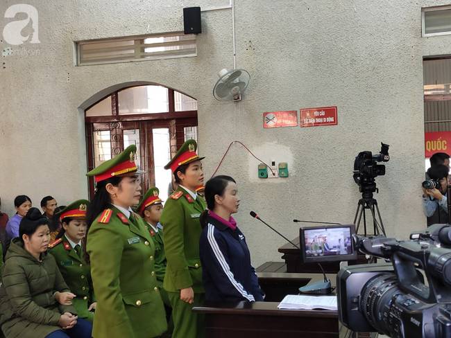 Xét xử vụ mẹ nữ sinh giao gà ở Điện Biên và đồng phạm:Bà Hiền khẳng định không quen biết Bùi Văn Công, liên tục kêu oan-13