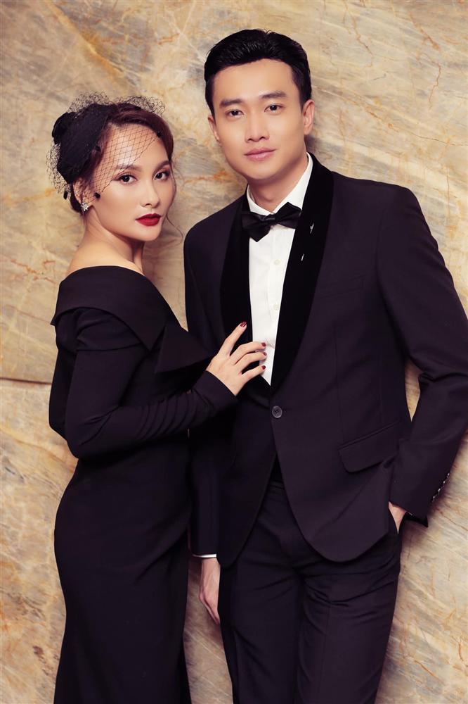 Phim hết tình tan: Quốc Trường và Bảo Thanh lên đồ như người dưng ngược lối dù sóng đôi trên thảm đỏ AAA-9