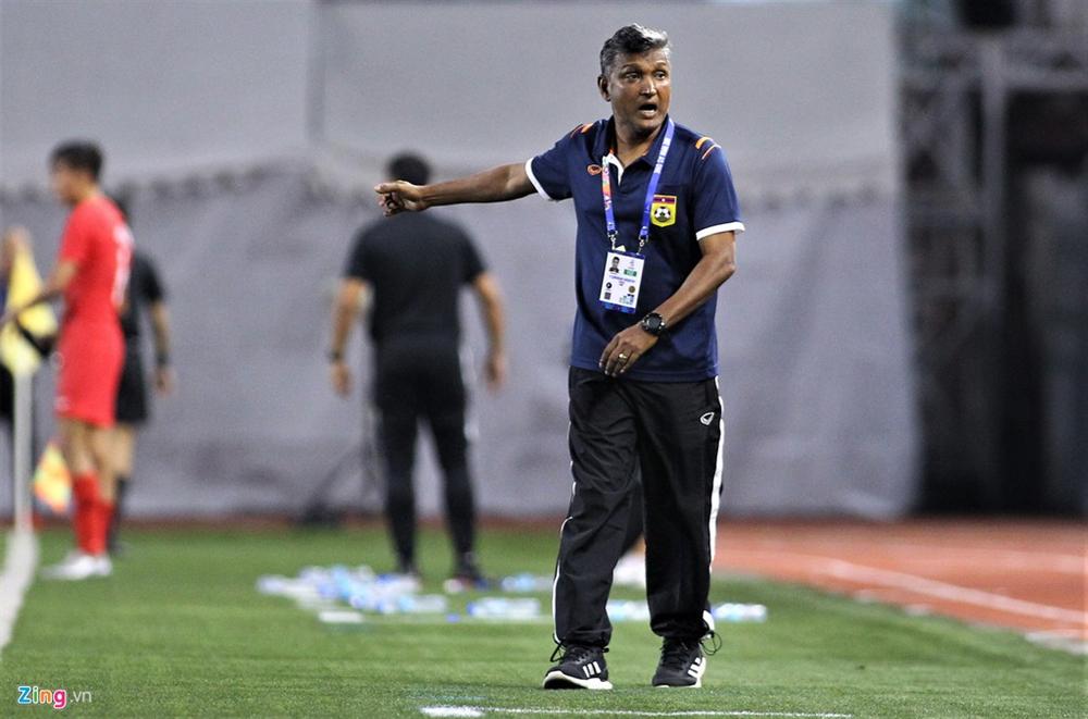 HLV Park ngồi 7 tiếng để nghiên cứu đối thủ ở SEA Games-3