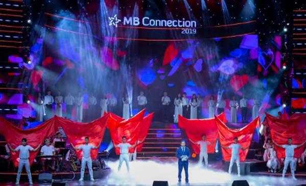 Khi ta 25 - Live Concert ‘chạm’ trái tim khán giả-3