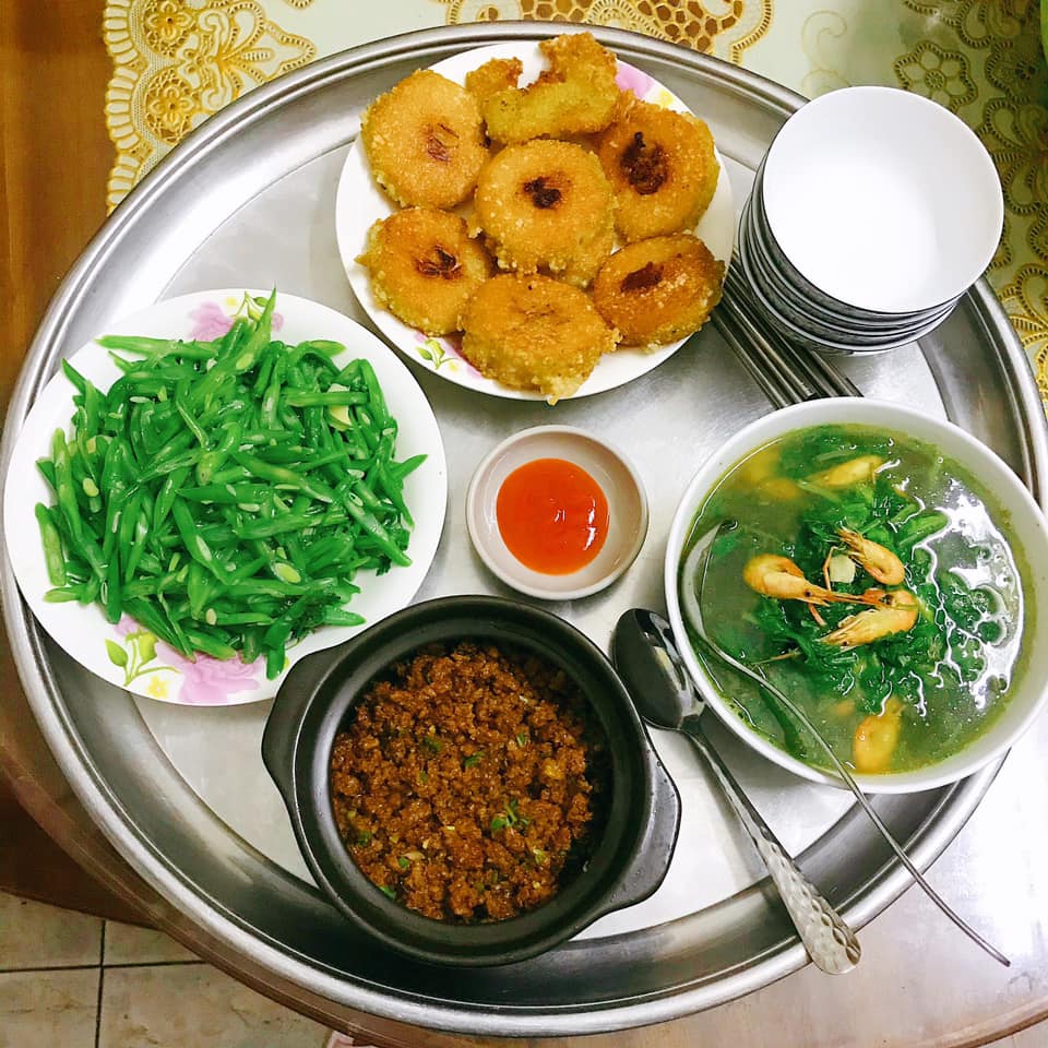 Mâm cơm gái Nghệ An nấu cho 5 người chưa tới 100k vẫn đề huề khiến chồng khen nở mũi-4