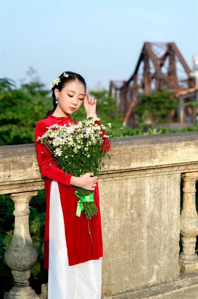 Bé gái 10 tuổi sở hữu nét xinh xắn gieo thương nhớ”-7