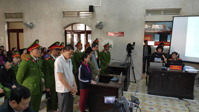Xét xử vụ mẹ nữ sinh giao gà ở Điện Biên và đồng phạm:Bà Hiền khẳng định không quen biết Bùi Văn Công, liên tục kêu oan-6