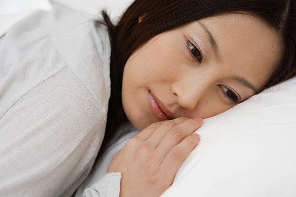 Vô tình kiểm tra điện thoại phát hiện tháng nào chồng cũng gửi cho người giúp việc 15 triệu, tôi gọi cả nhà chồng đến để vạch tội không ngờ sự thật lại gây sốc đến thế-2