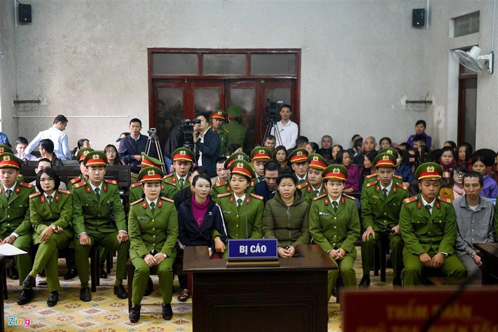 Mẹ nữ sinh giao gà: Gia đình mình không việc gì phải xấu hổ-1