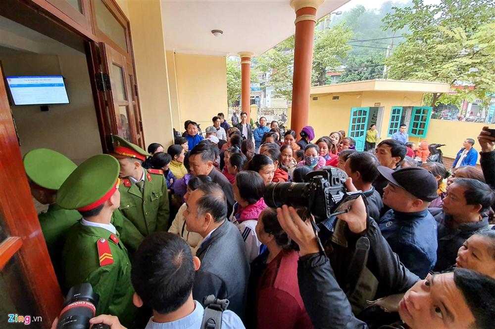 Mẹ nữ sinh giao gà: Gia đình mình không việc gì phải xấu hổ-2