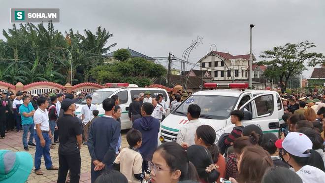 Hàng nghìn người đón thi thể các nạn nhân tử vong trong thùng xe cotainer ở Anh về quê nhà Nghệ An, Hà Tĩnh-2