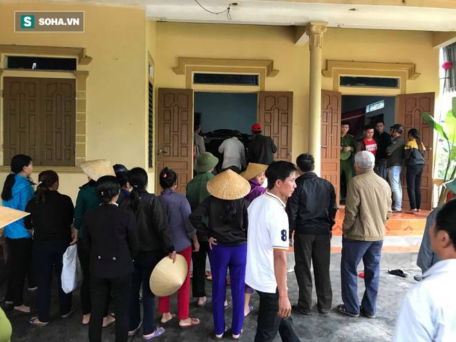 Hàng nghìn người đón thi thể các nạn nhân tử vong trong thùng xe cotainer ở Anh về quê nhà Nghệ An, Hà Tĩnh-9