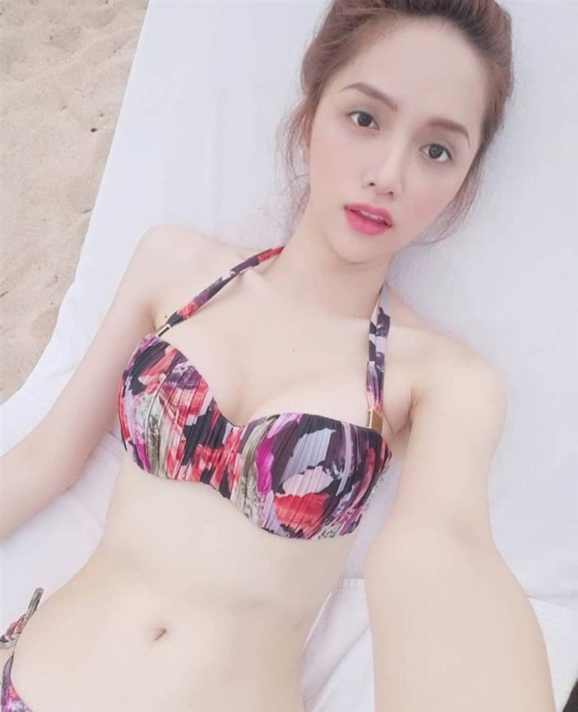 Hoa hậu Hương Giang mặc váy siêu ngắn bó sát khoe dáng đẹp như tranh-7
