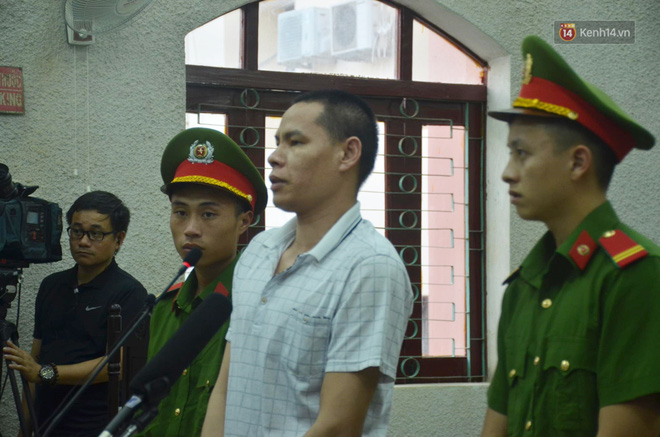 Bị tuyên án 20 năm tù giam, mẹ nữ sinh giao gà liên tục hét lớn: Tôi bị oan”-4