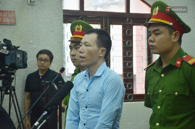 Bị tuyên án 20 năm tù giam, mẹ nữ sinh giao gà liên tục hét lớn: Tôi bị oan”-3