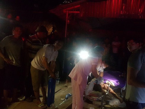 Quảng Ninh: Xe chở đất đâm sập nhà, 2 mẹ con tử vong thương tâm