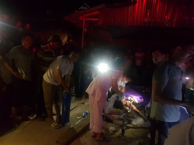 Quảng Ninh: Xe chở đất đâm sập nhà, 2 mẹ con tử vong thương tâm-1