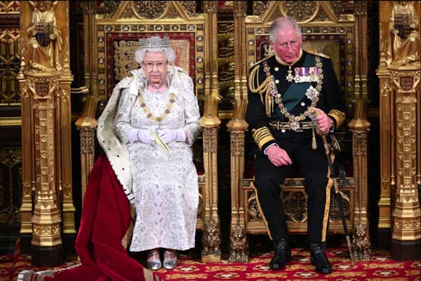 Sau vụ bê bối về tỷ phú ấu dâm của con trai Nữ hoàng Anh, hoàng gia chuẩn bị có sự thay đổi về ngai vàng gây xôn xao dư luận-1