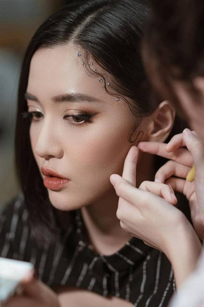 Loạt ảnh xinh chấn động tâm can của Bích Phương ở AAA-2