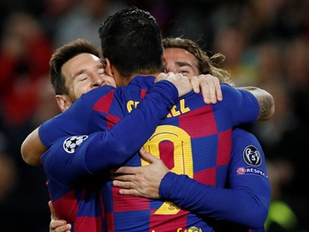 Messi vượt Ronaldo, lập kỷ lục ghi bàn tại Champions League