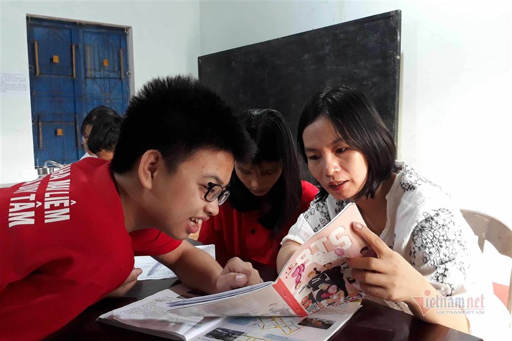 Cô giáo Quảng Trị 8 năm dạy tiếng Anh miễn phí cho học sinh-3