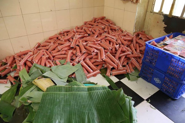 Là 1 món ăn khoái khẩu mà rất nhiều người lớn lẫn trẻ nhỏ đều thích mê nhưng lại ẩn chứa nhiều mối họa cho sức khỏe-3