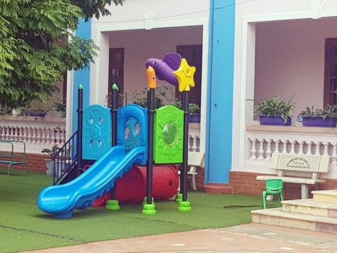 Bác sĩ nói về việc cấp cứu ban đầu cho cháu bé tử vong khi chơi ở cầu trượt ở trường mầm non