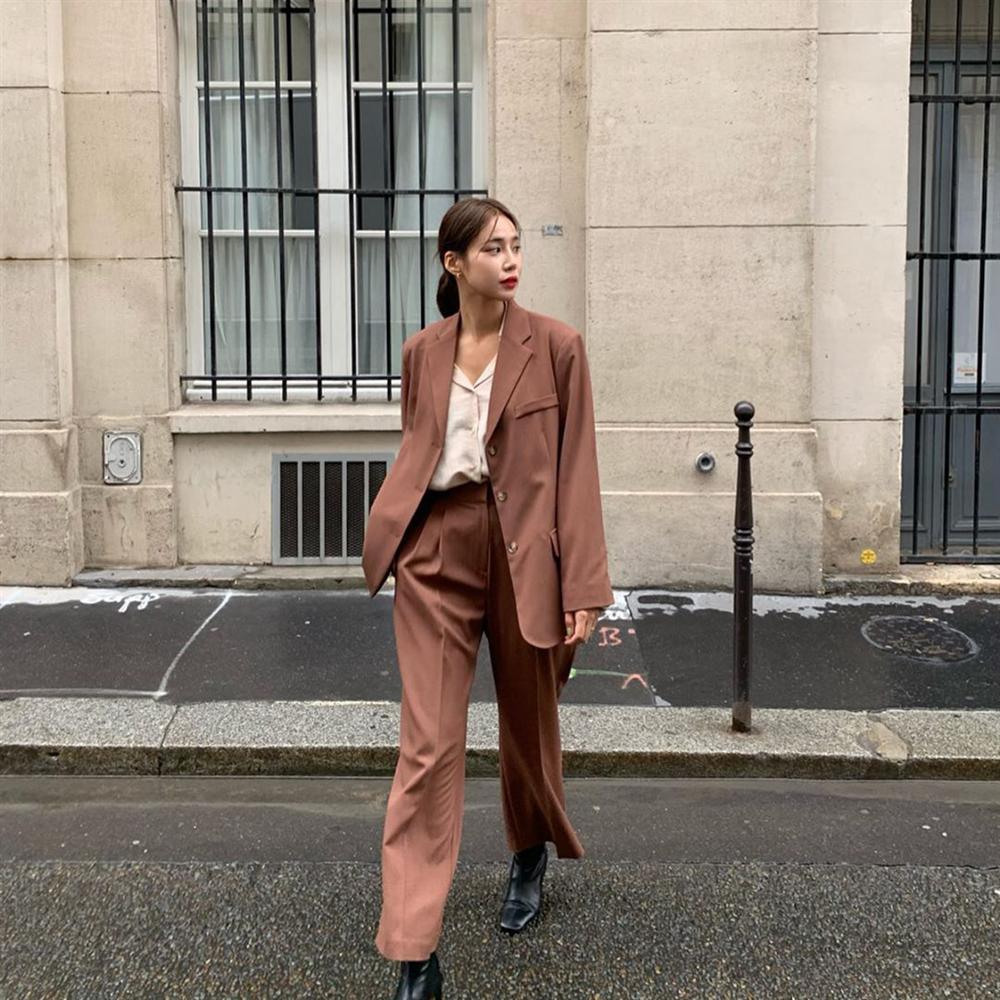 Đến mùa ăn cưới triền miên, chị em nên ghim ngay 5 công thức diện đồ sau để dự cuộc nào cũng đẹp xinh, thời thượng-10