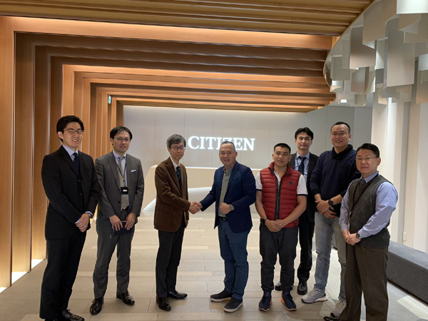 Đồng hồ Q&Q chất Nhật, giá ‘hạt dẻ’ lên kệ Thế Giới Di Động-2