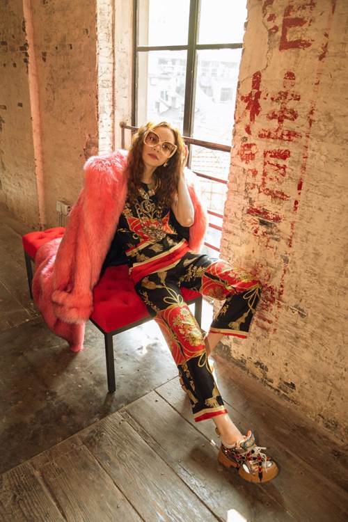 Đụng hàng chiếc đầm hoa 60 triệu với mỹ nhân khắp châu Á, Hồ Ngọc Hà vẫn đẹp bất bại-1