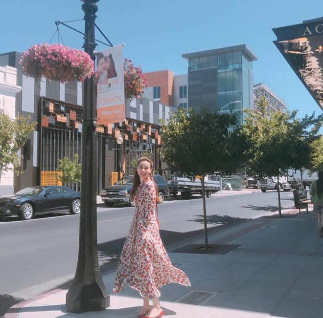 Đụng hàng chiếc đầm hoa 60 triệu với mỹ nhân khắp châu Á, Hồ Ngọc Hà vẫn đẹp bất bại-11