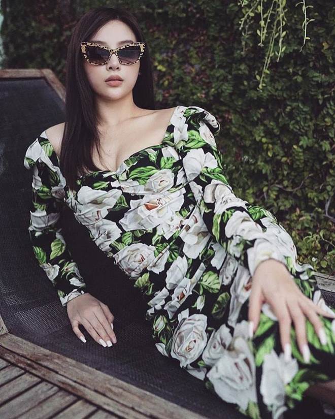 Đụng hàng chiếc đầm hoa 60 triệu với mỹ nhân khắp châu Á, Hồ Ngọc Hà vẫn đẹp bất bại-4