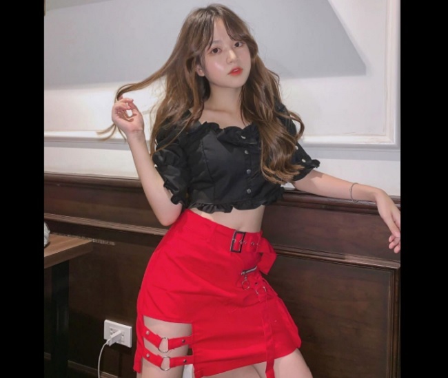 Quang Hải đá chính, bạn gái tin đồn khoe sắc tiếp lửa U22 Việt Nam đấu U22 Lào-13