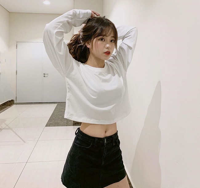 Quang Hải đá chính, bạn gái tin đồn khoe sắc tiếp lửa U22 Việt Nam đấu U22 Lào-4