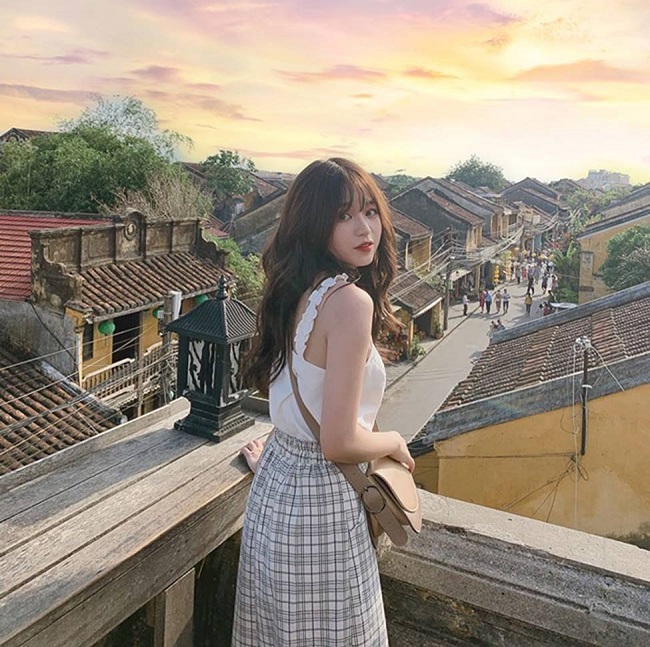 Quang Hải đá chính, bạn gái tin đồn khoe sắc tiếp lửa U22 Việt Nam đấu U22 Lào-9