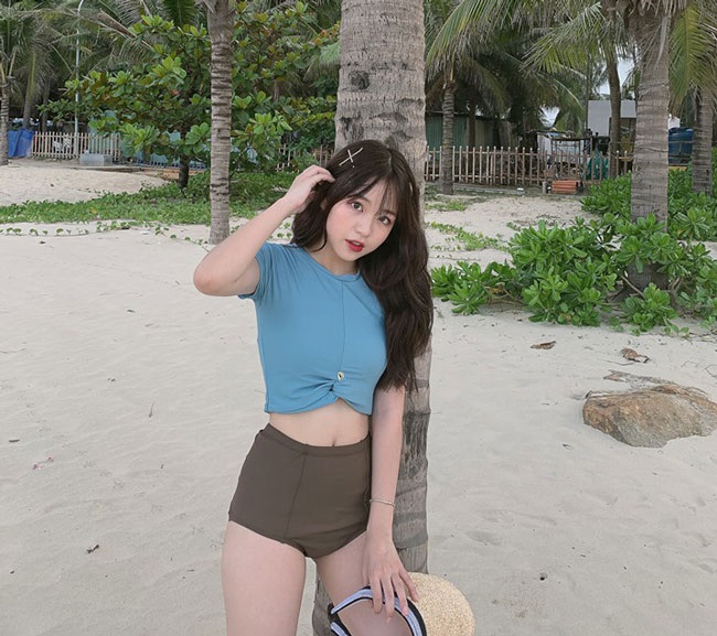 Quang Hải đá chính, bạn gái tin đồn khoe sắc tiếp lửa U22 Việt Nam đấu U22 Lào-15