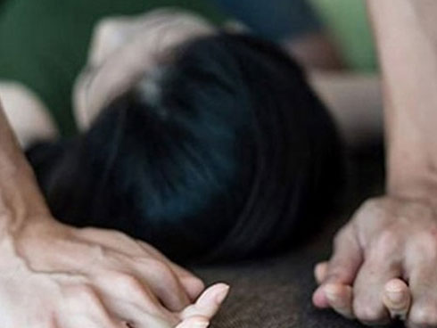 Nữ giúp việc đầu độc nước tiểu, máu kinh nguyệt vào đồ ăn thức uống của gia đình người chủ suốt 2 năm trời-3