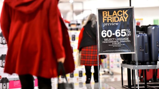 Black Friday bùng nổ tại các cửa hàng trên khắp thế giới-1