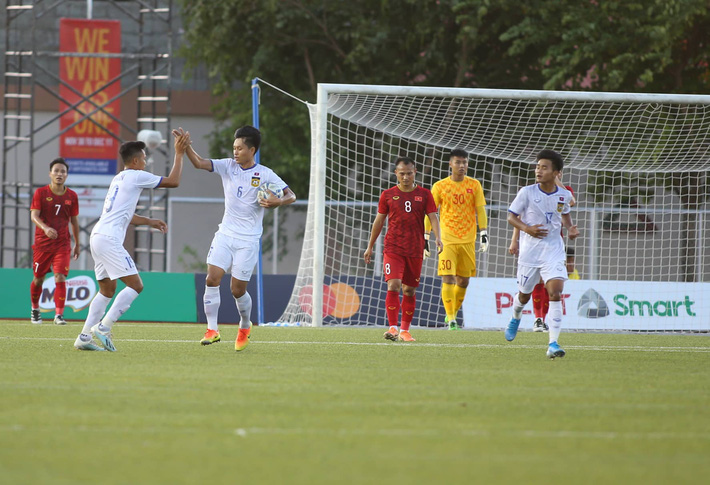 Quang Hải nổ súng, U22 Việt Nam thắng lớn nhưng thầy Park bắt đầu phải lo lắng-1