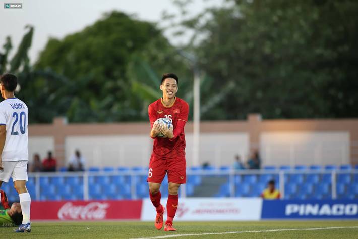 Fan Việt mừng hụt với bàn thắng bị tước của Đoàn Văn Hậu: Hóa ra trọng tài có vấn đề quang học, không phải một mà những hai lần-5