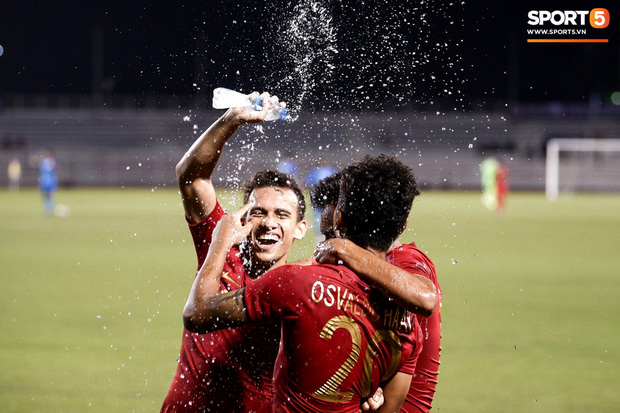 Vụ ẩu đả trên sân bóng đầu tiên tại SEA Games 2019: Sao U22 Indonesia đòi ăn thua đủ sau khi bị đánh nguội 2 lần liên tiếp-2