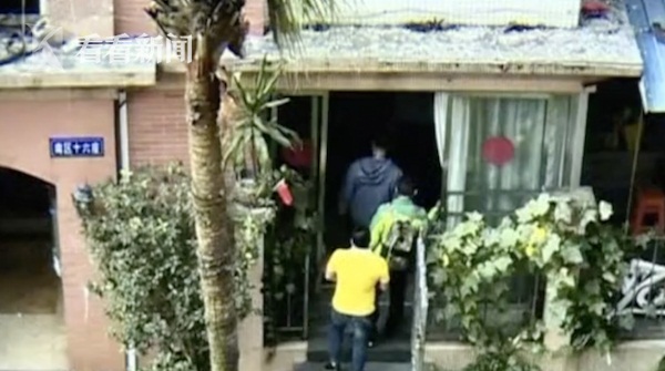 Anh trai 18 tuổi giết chết em ruột 7 tuổi trong khi cha mẹ nằm bên cạnh không biết gì vì ngủ quá sâu-1