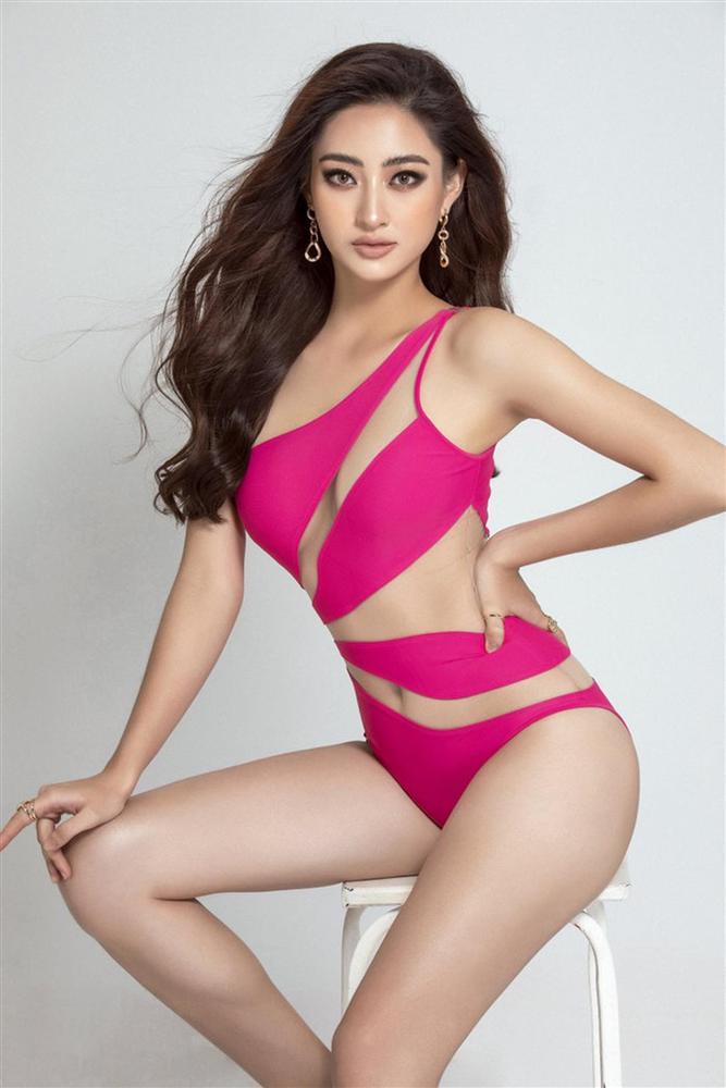 Lương Thùy Linh đụng hàng bikini với Nữ hoàng nội y Ngọc Trinh: Ai gợi cảm hơn?-8