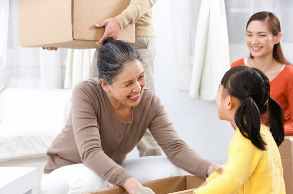 Tôi vừa sinh con chưa lâu, chồng bỗng nói muốn dành tiền mua ô tô, ngờ đâu đằng sau ấy lại ẩn chứa suy tính sâu xa và sự nhẫn tâm đến lạnh người-1