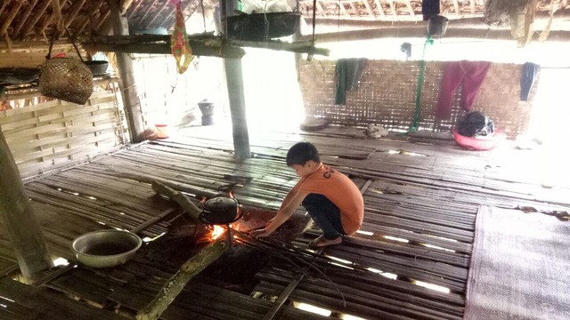 Những thông tin chưa biết về cậu bé sống cô độc trong rừng ở Tuyên Quang-1