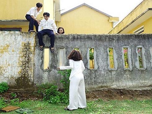 Bị lên bảng làm bài toán lãi suất ngân hàng, nam sinh bí quá điền luôn 1 dòng nghe vô lý nhưng ai cũng thấy thuyết phục-4