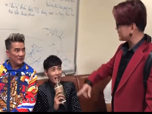 Đến nhà Đàm Vĩnh Hưng dự tiệc, Vũ Hà bị xỉa xói: Mày rắn lắm, không ai lấy của mày được một đồng nào-5