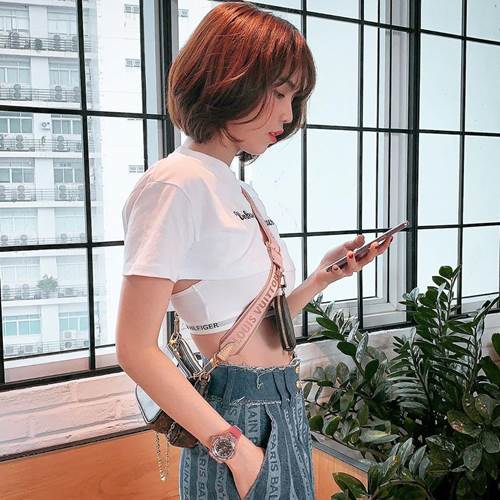Mốt mặc croptop cho vui như Ngọc Trinh - Tóc Tiên: tưởng không hở mà hở không tưởng-3