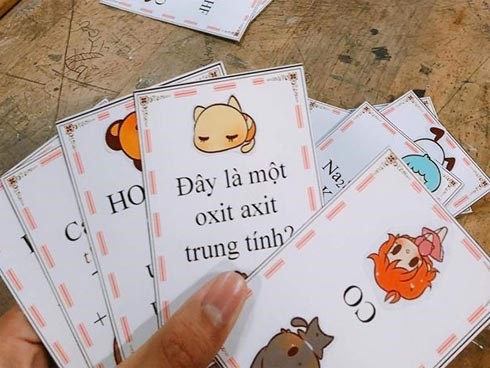 Thầy dạy Hóa bảo cất sách vở đi để chơi bài, học sinh chưa kịp mừng đã ngã ngửa với
