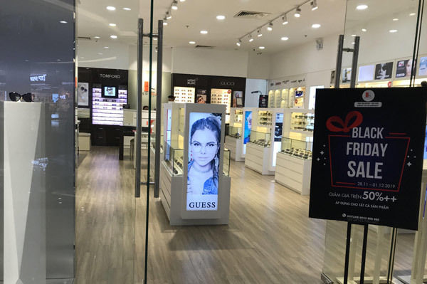 Thảm cảnh năm nay, Black Friday giảm 80% vẫn ngồi không đợi khách-2