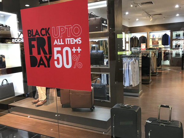 Thảm cảnh năm nay, Black Friday giảm 80% vẫn ngồi không đợi khách-3