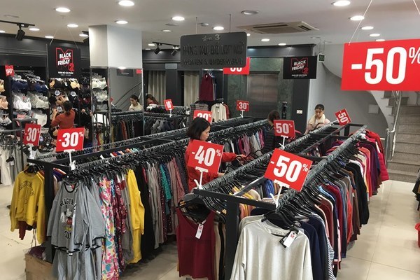 Thảm cảnh năm nay, Black Friday giảm 80% vẫn ngồi không đợi khách-14