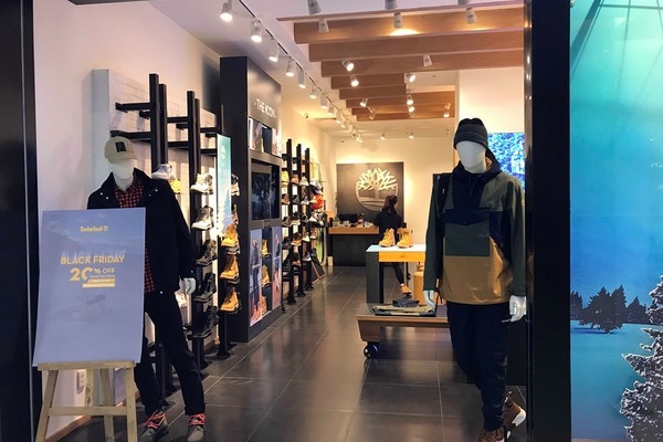 Thảm cảnh năm nay, Black Friday giảm 80% vẫn ngồi không đợi khách-18