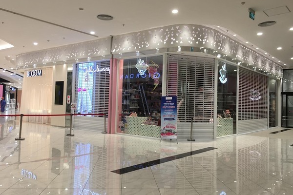 Thảm cảnh năm nay, Black Friday giảm 80% vẫn ngồi không đợi khách-23